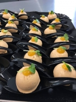 Bonbons de foie gras, gel de fruits de la passion